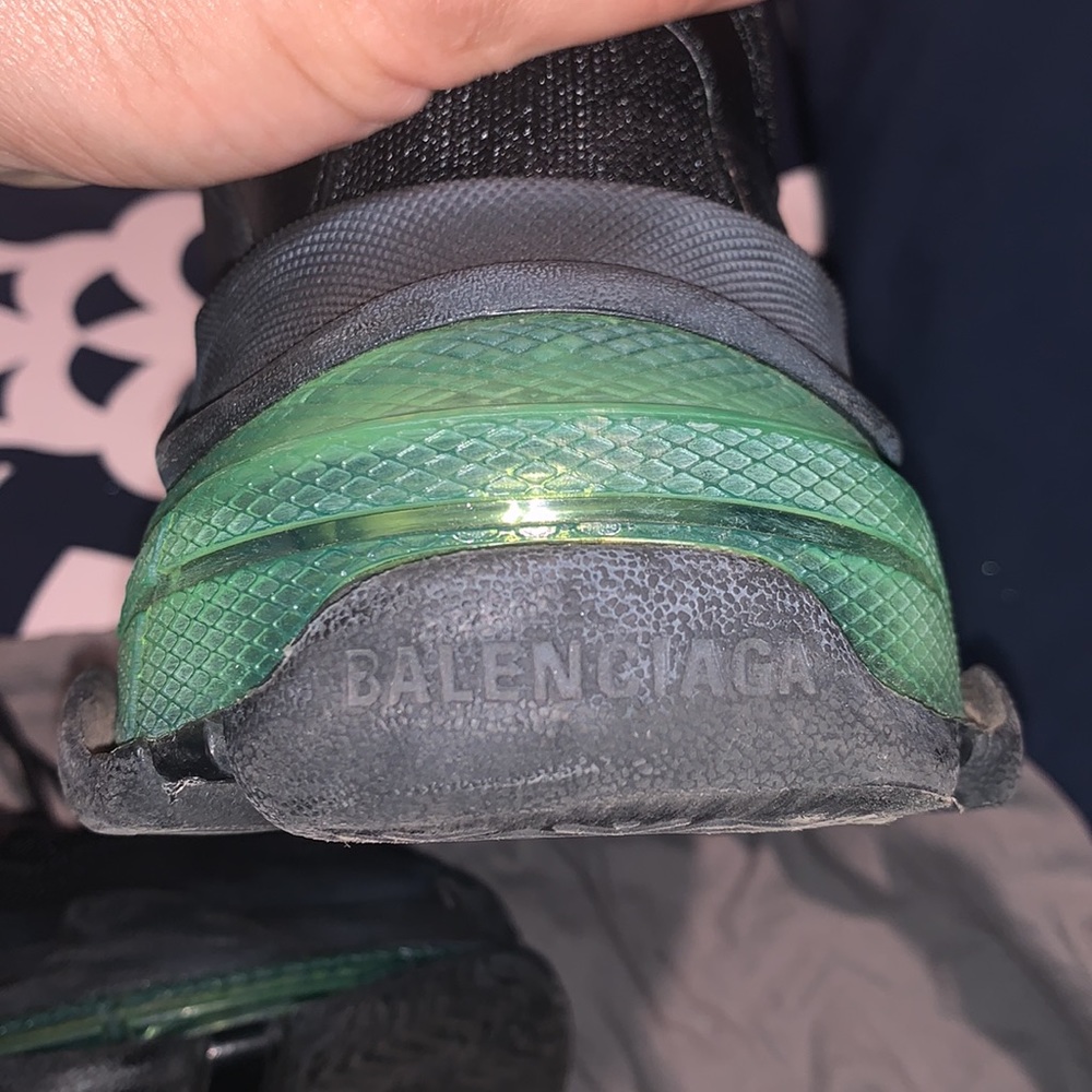 AUTHENTIC BALENCIAGA TRIPLE S‼️🖤💚 - Picture 7 of 7